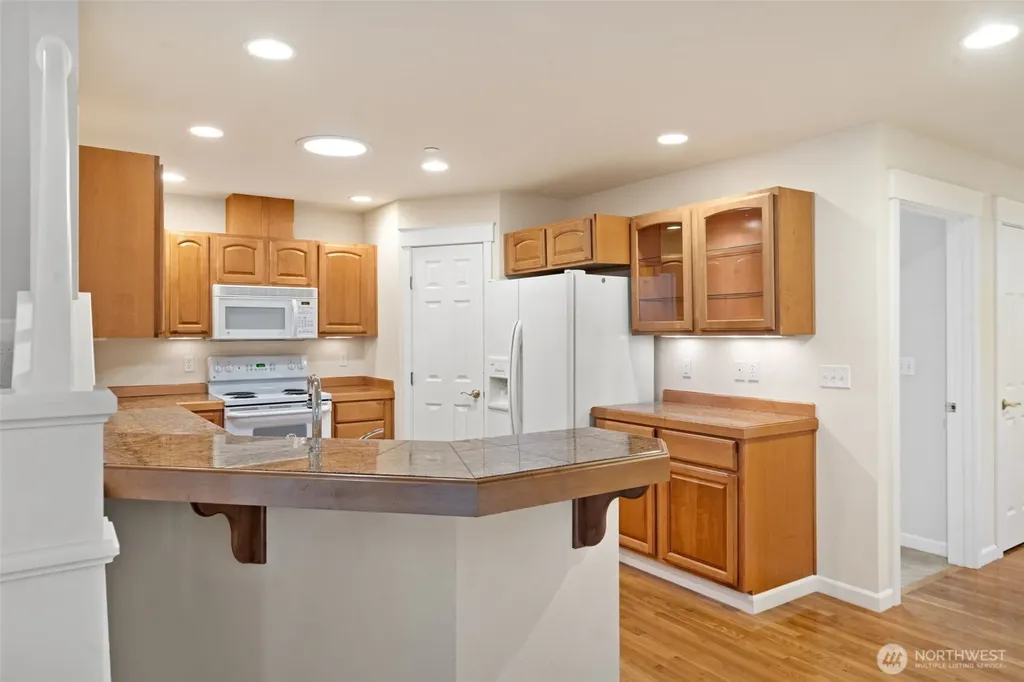 160 E Soderberg Road Allyn WA 98524
