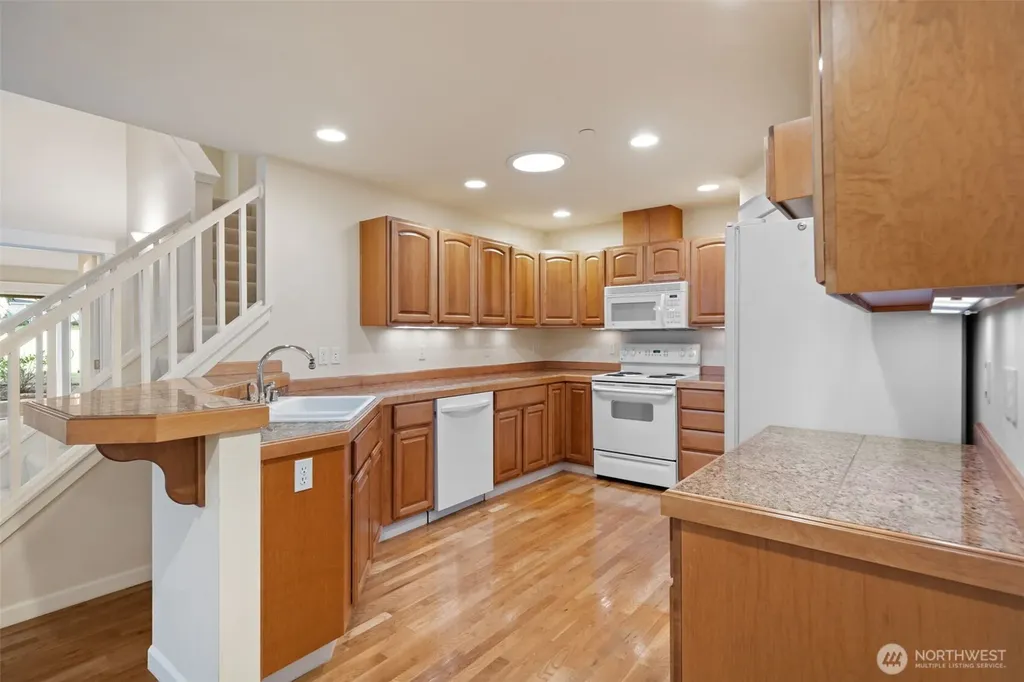160 E Soderberg Road Allyn WA 98524
