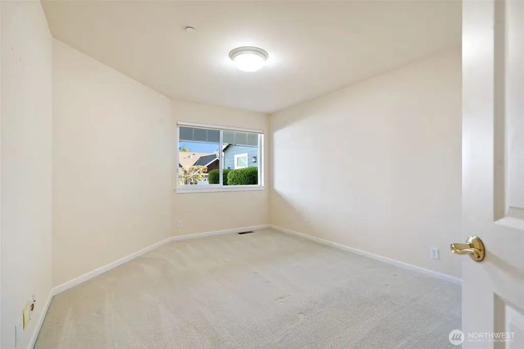 160 E Soderberg Road Allyn WA 98524