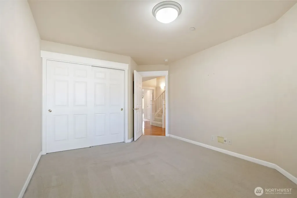 160 E Soderberg Road Allyn WA 98524