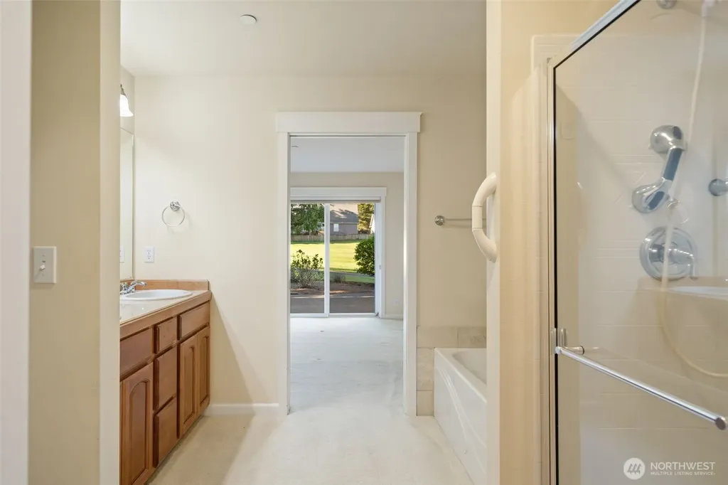 160 E Soderberg Road Allyn WA 98524