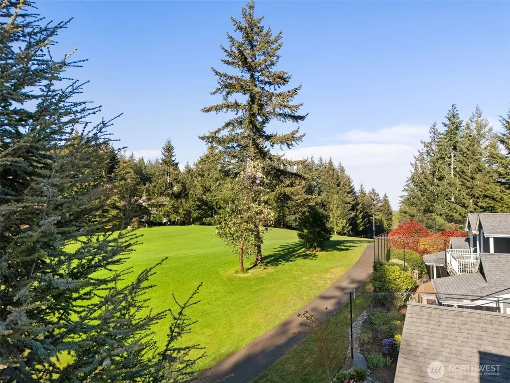 160 E Soderberg Road Allyn WA 98524