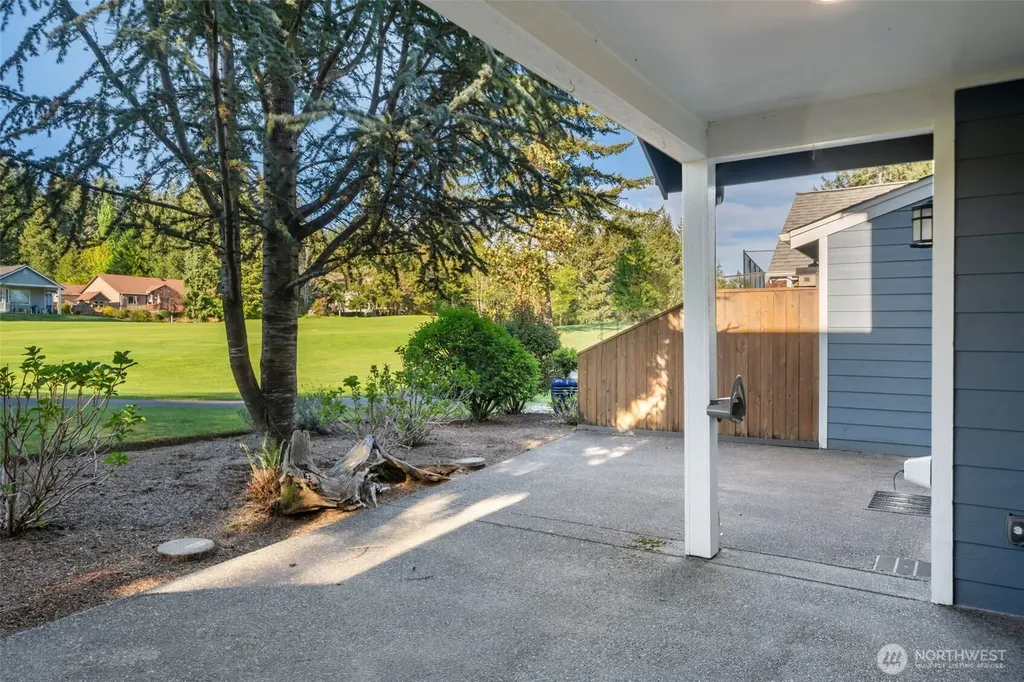 160 E Soderberg Road Allyn WA 98524
