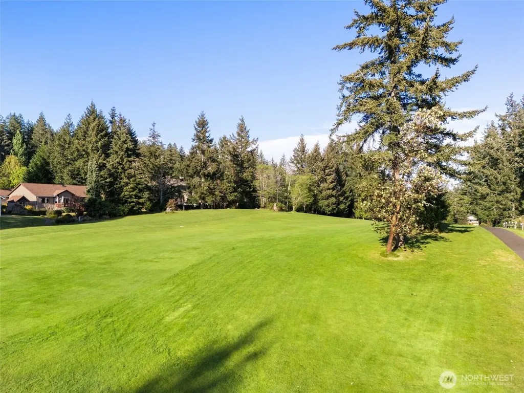 160 E Soderberg Road Allyn WA 98524