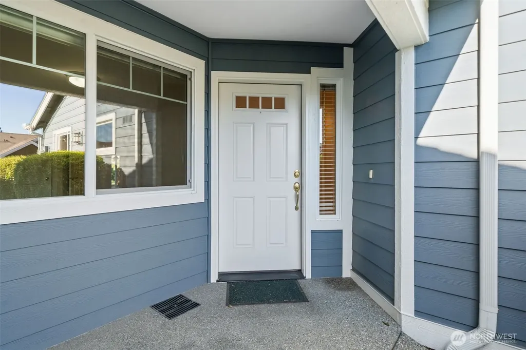 160 E Soderberg Road Allyn WA 98524