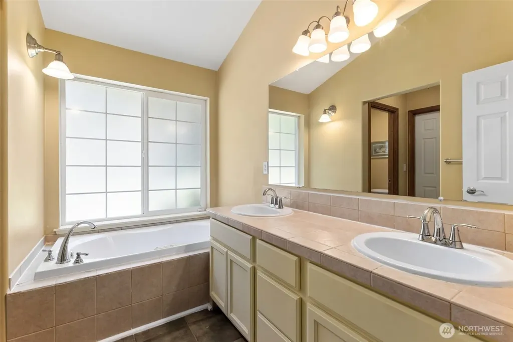 51 E Vine Maple Lane Union WA 98592