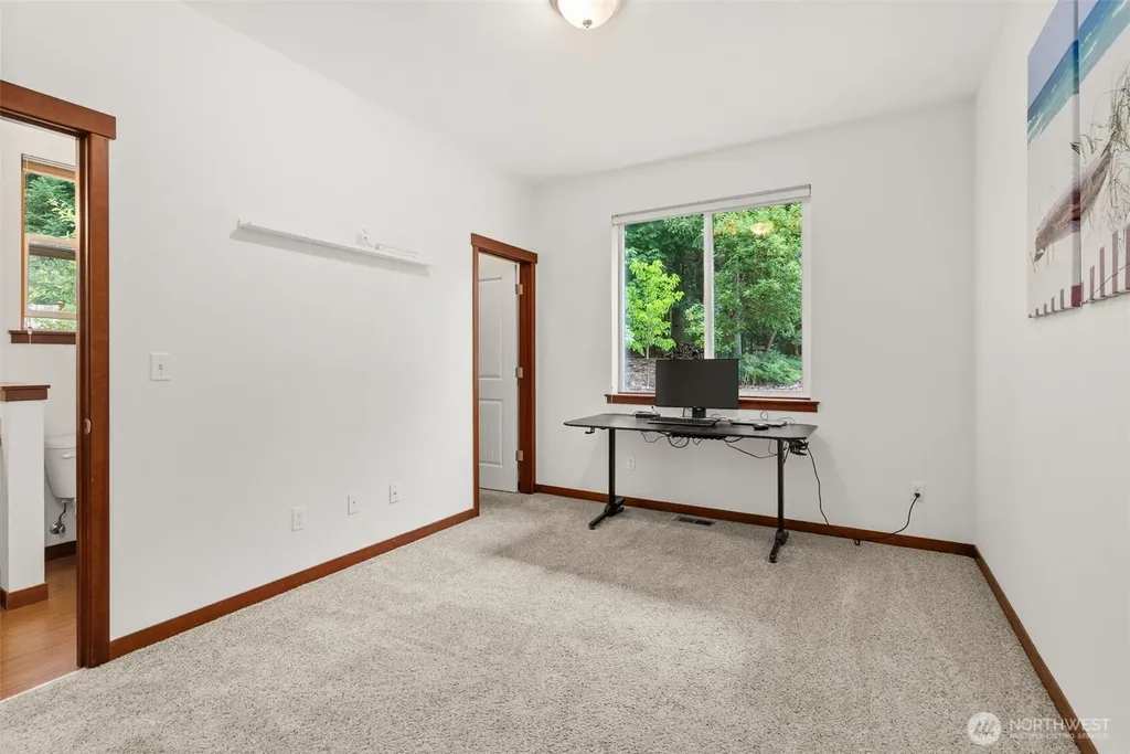 11940 Windtree Lane SE Rainier WA 98576