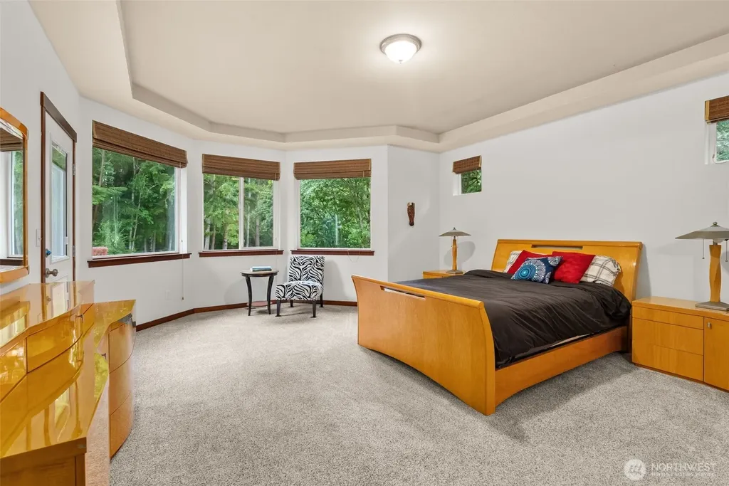 11940 Windtree Lane SE Rainier WA 98576