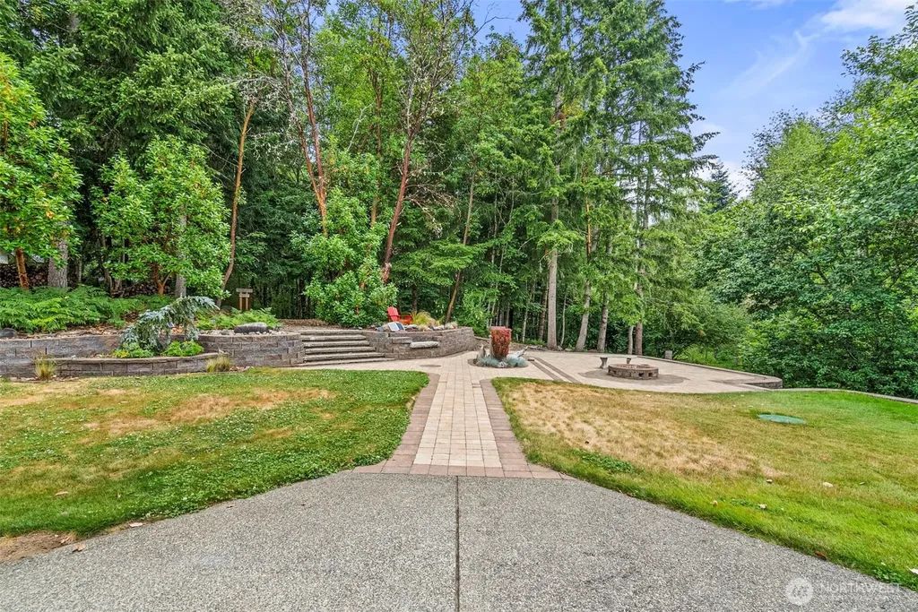 11940 Windtree Lane SE Rainier WA 98576