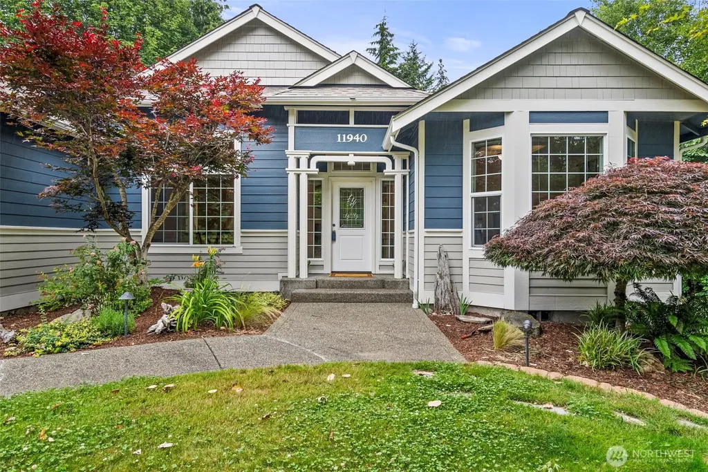 11940 Windtree Lane SE Rainier WA 98576