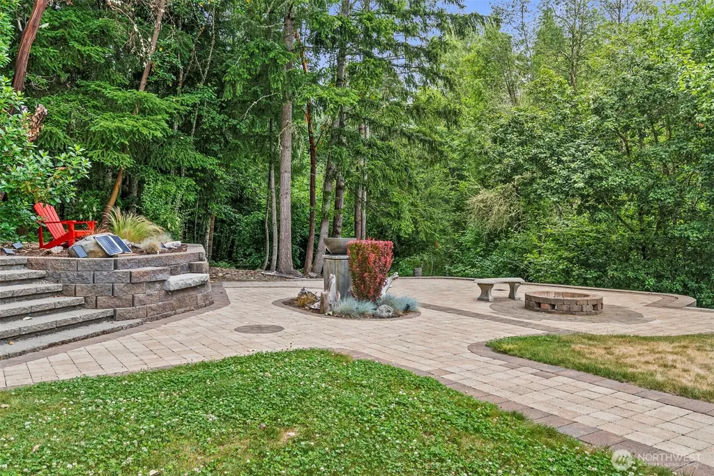 11940 Windtree Lane SE Rainier WA 98576
