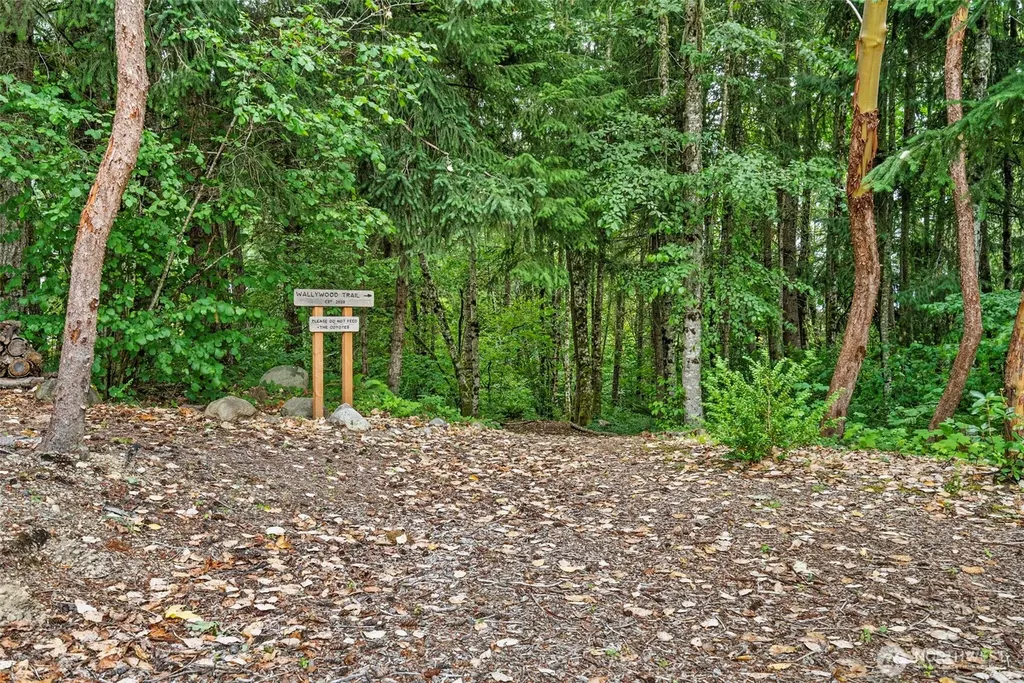 11940 Windtree Lane SE Rainier WA 98576