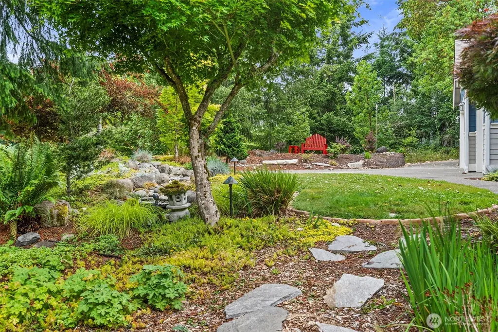 11940 Windtree Lane SE Rainier WA 98576