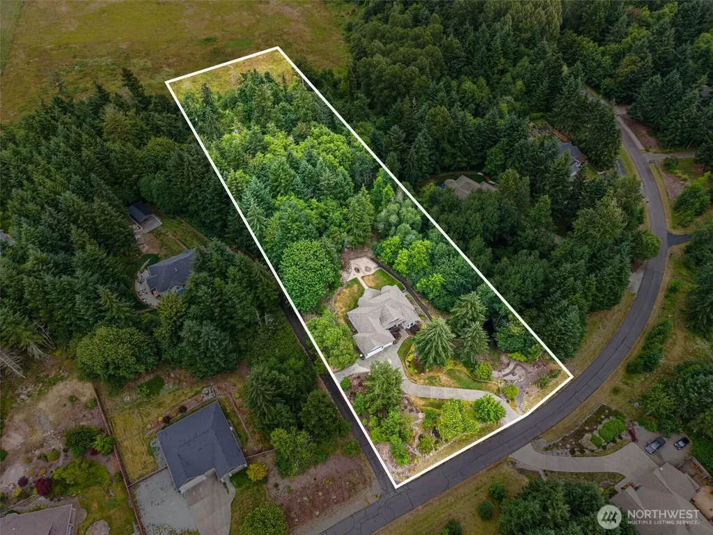 11940 Windtree Lane SE Rainier WA 98576