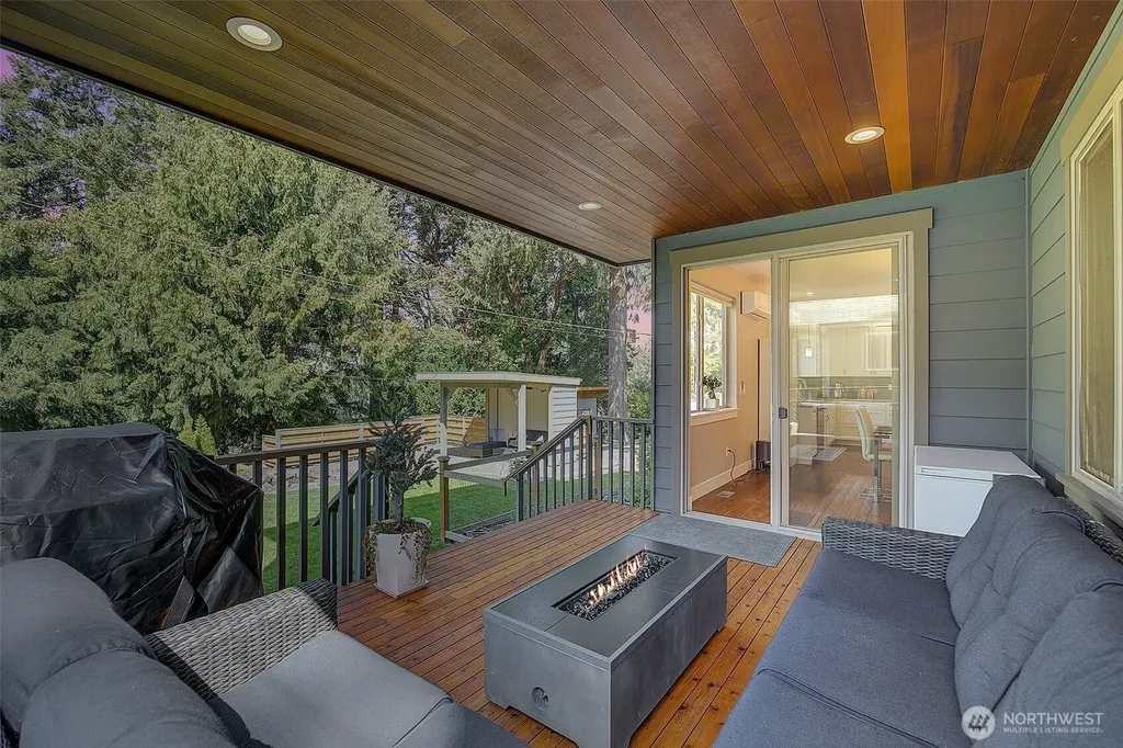 11627 21st Avenue SW Burien WA 98146