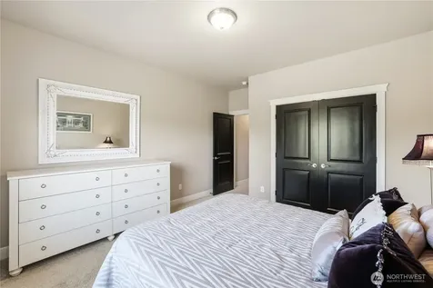11227 Shawnee Road E Puyallup WA 98374