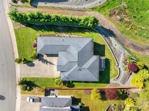 11227 Shawnee Road E Puyallup WA 98374