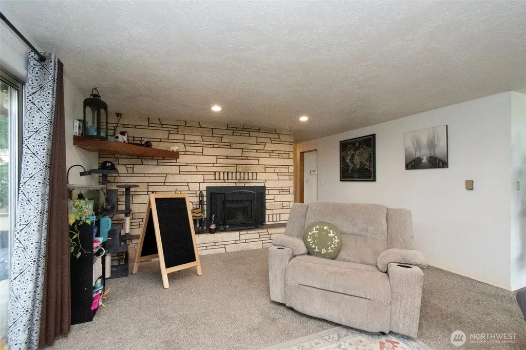 2717 S Laurel Street Port Angeles WA 98362