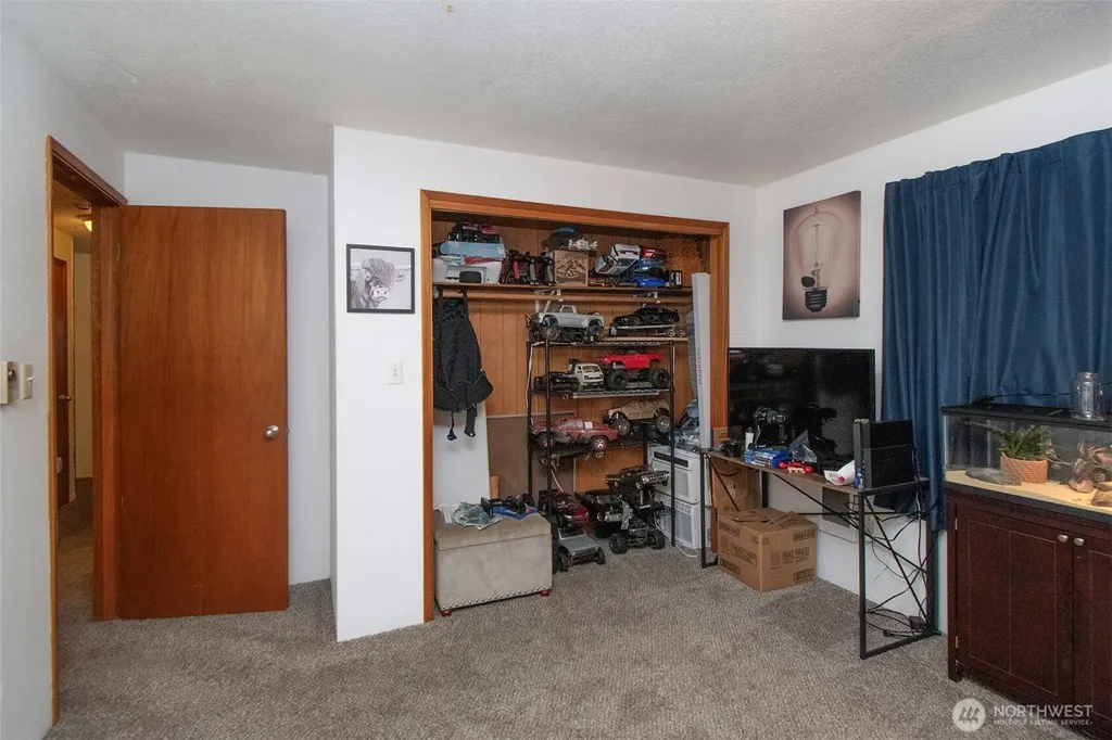 2717 S Laurel Street Port Angeles WA 98362