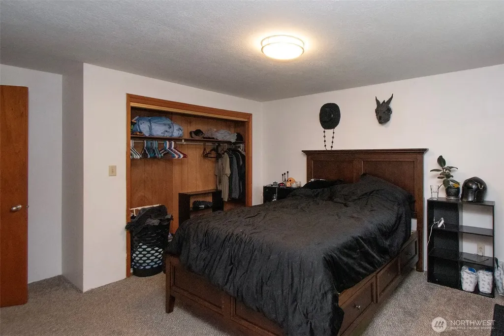 2717 S Laurel Street Port Angeles WA 98362