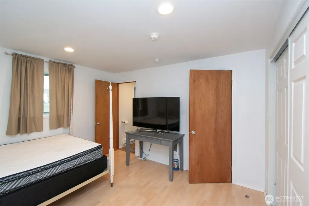 2717 S Laurel Street Port Angeles WA 98362