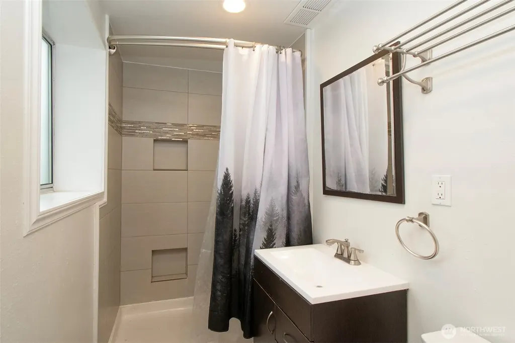 2717 S Laurel Street Port Angeles WA 98362