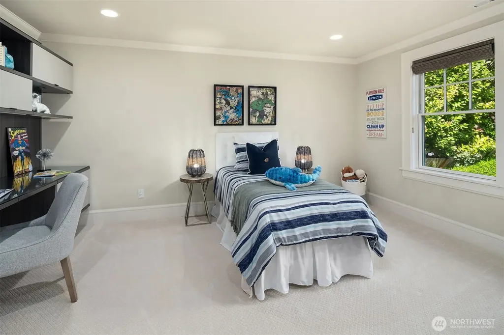 8910 NE 33rd Street Yarrow Point WA 98004