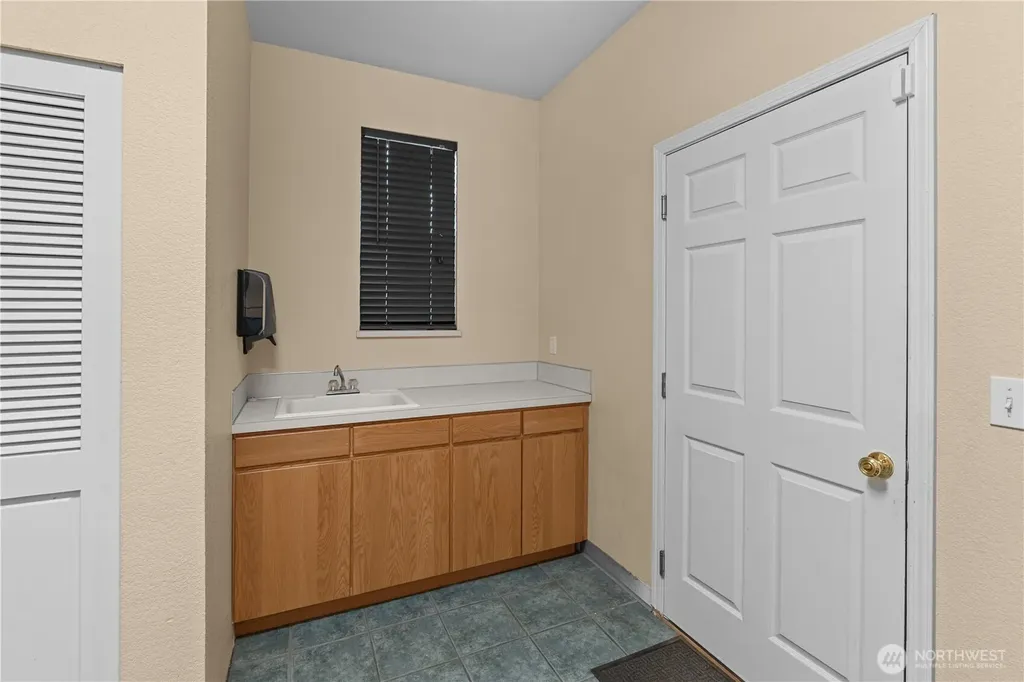 2732 28th Avenue SW Olympia WA 98512