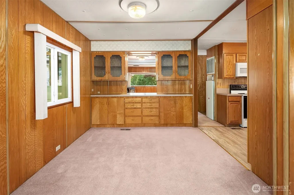 6037 NE Blakely Avenue Bainbridge Island WA 98110
