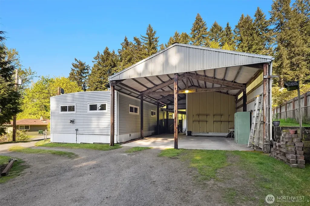 6037 NE Blakely Avenue Bainbridge Island WA 98110