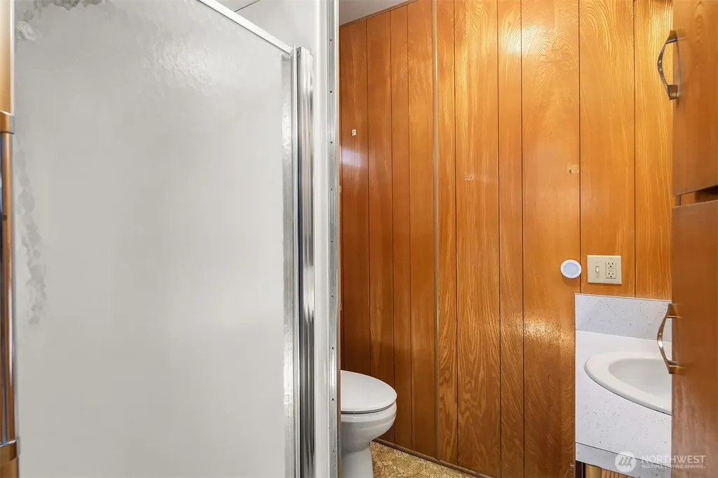 6037 NE Blakely Avenue Bainbridge Island WA 98110