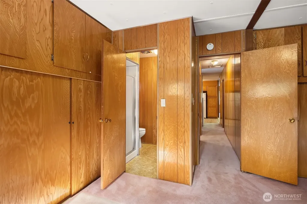 6037 NE Blakely Avenue Bainbridge Island WA 98110