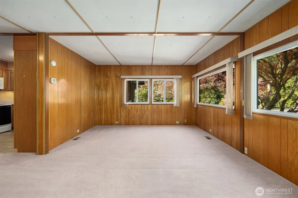 6037 NE Blakely Avenue Bainbridge Island WA 98110
