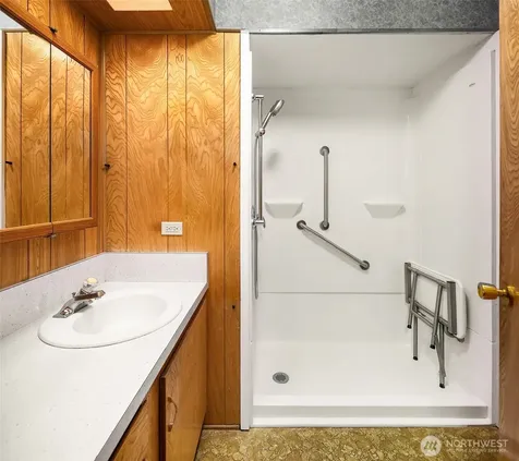 6037 NE Blakely Avenue Bainbridge Island WA 98110