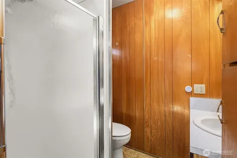 6037 NE Blakely Avenue Bainbridge Island WA 98110