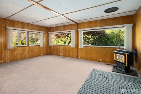 6037 NE Blakely Avenue Bainbridge Island WA 98110