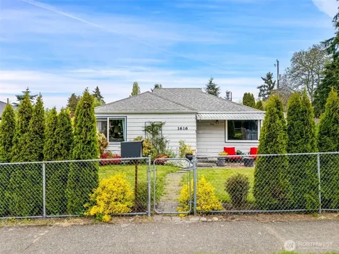1616 SW Thistle Street Seattle WA 98106