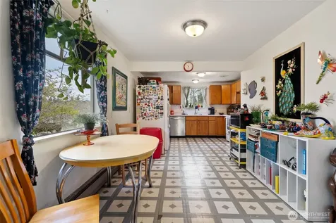 1616 SW Thistle Street Seattle WA 98106