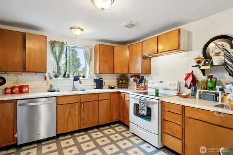 1616 SW Thistle Street Seattle WA 98106