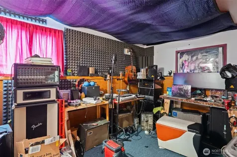 1616 SW Thistle Street Seattle WA 98106