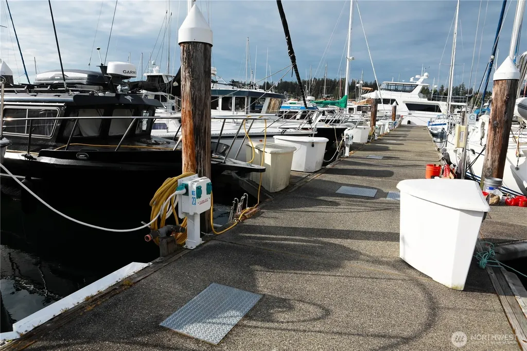 2400 Skyline Way Anacortes WA 98221