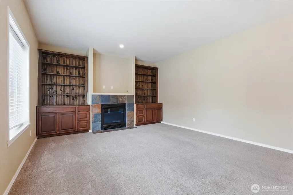 29115 69th Avenue S Roy WA 98580