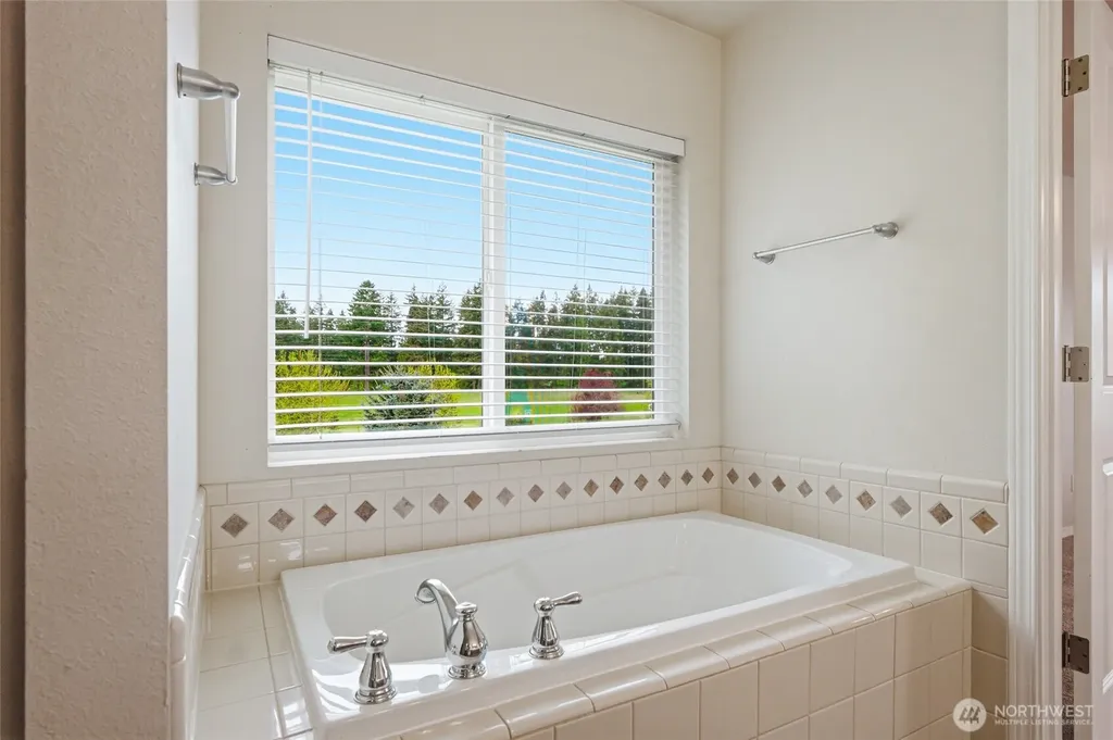 29115 69th Avenue S Roy WA 98580