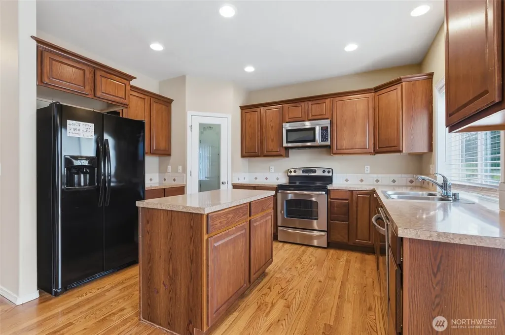 29115 69th Avenue S Roy WA 98580