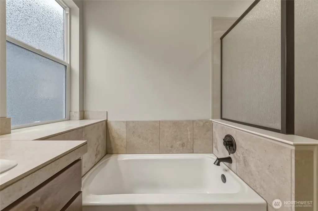 1114 SE Creekside Drive College Place WA 99324