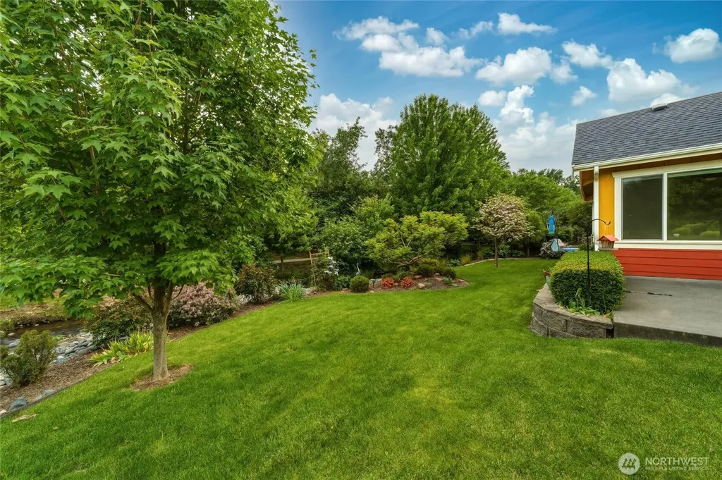 1114 SE Creekside Drive College Place WA 99324