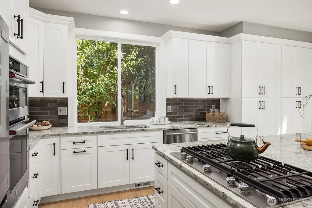 1032 272nd Place SE Sammamish WA 98075