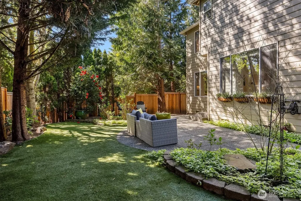 1032 272nd Place SE Sammamish WA 98075