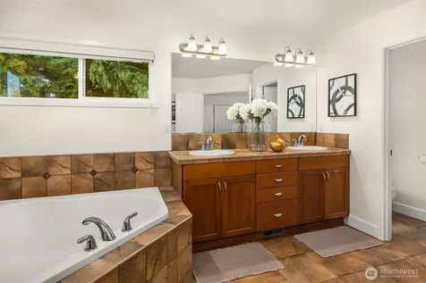 1032 272nd Place SE Sammamish WA 98075