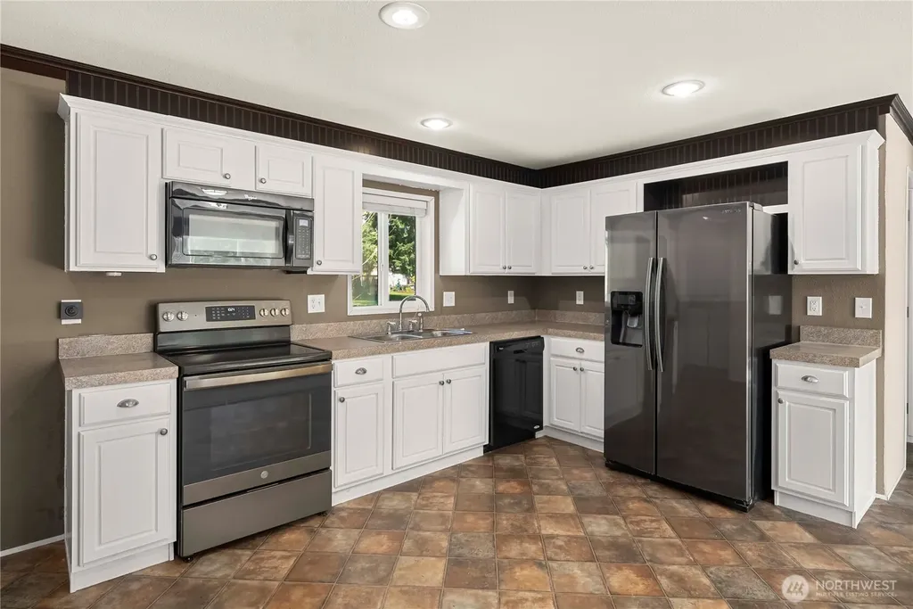 19026 2nd Street E Lake Tapps WA 98391